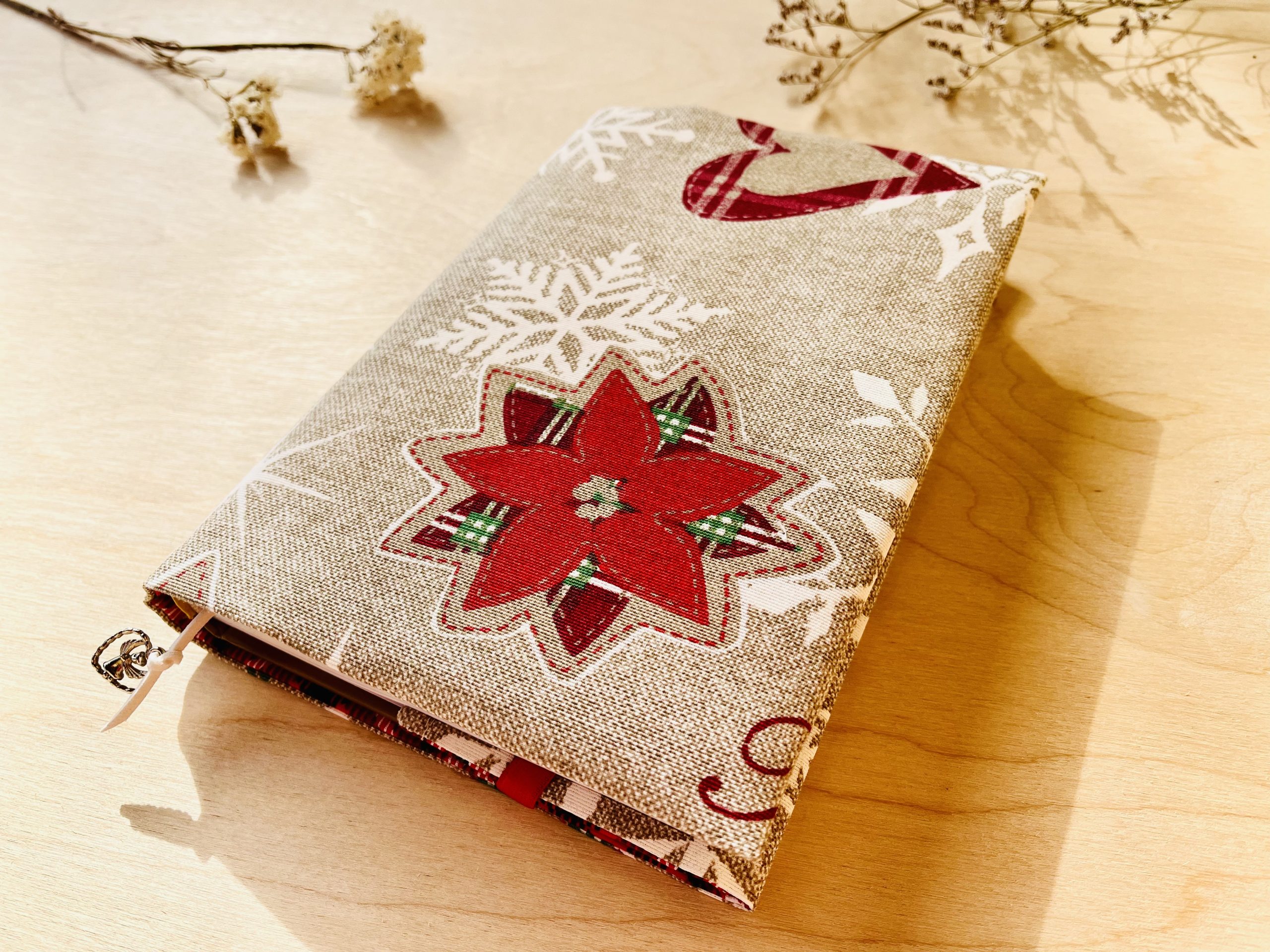 Коледна подвързия за книги „Merry Christmas“ - Image 2